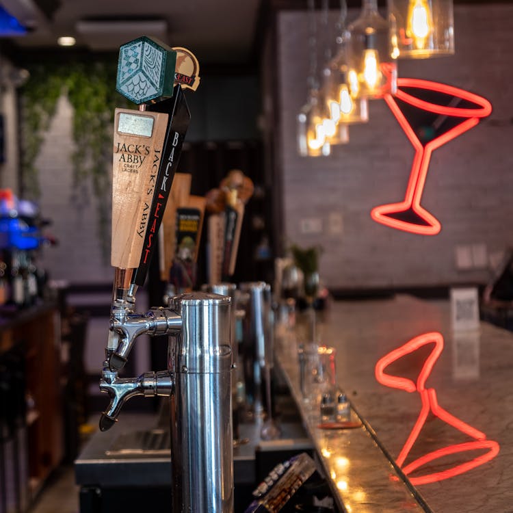 때짜에서 Not T까지: 한국 게이 은어의 역사와 지금